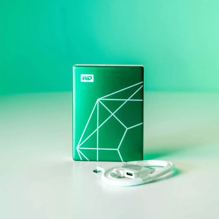 تصویر هارد اکسترنال وسترن دیجیتال مدل اولترا WD MY PASS ULTRA (6 ترابایت )