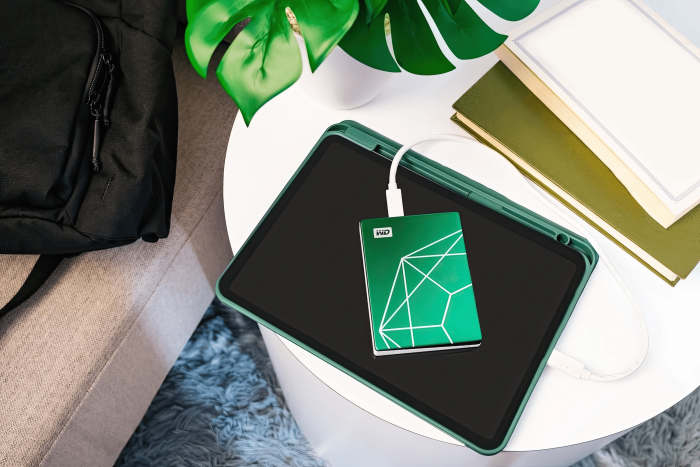 تصویر هارد اکسترنال وسترن دیجیتال مدل اولترا WD MY PASS ULTRA (6 ترابایت )
